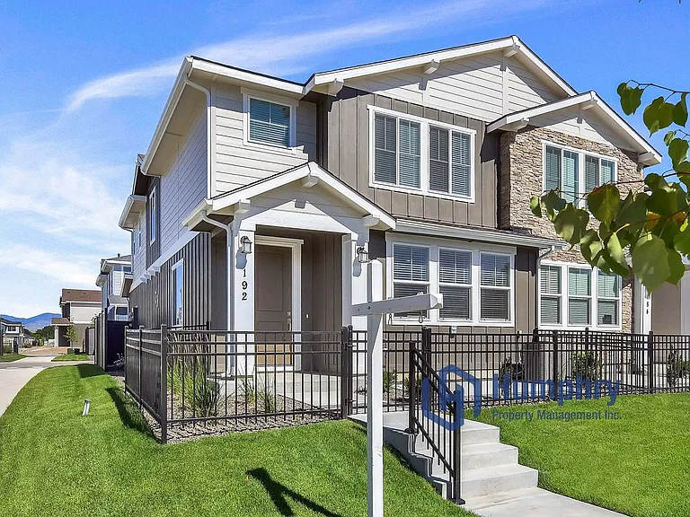 192 N Stratus Way — Photo 3