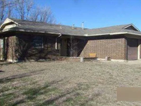 111 SE Coachman Dr, Lawton, OK 73501