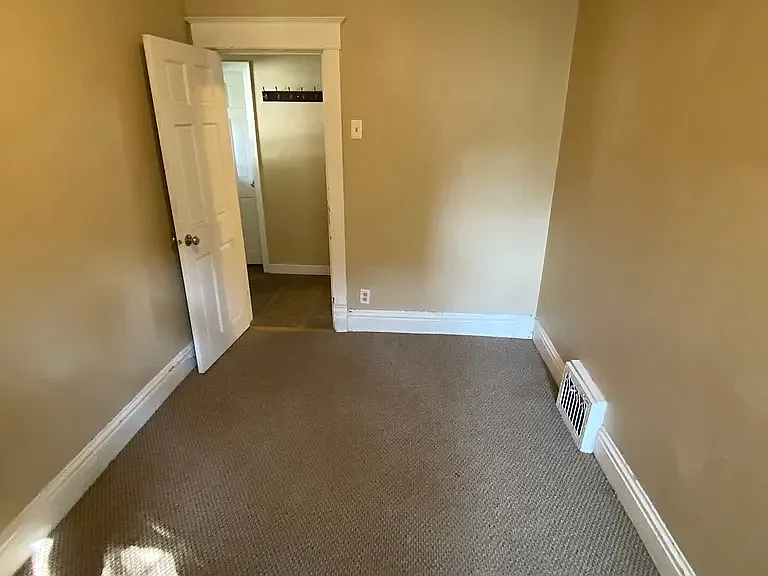1602 Emerson St #1 — Photo 15