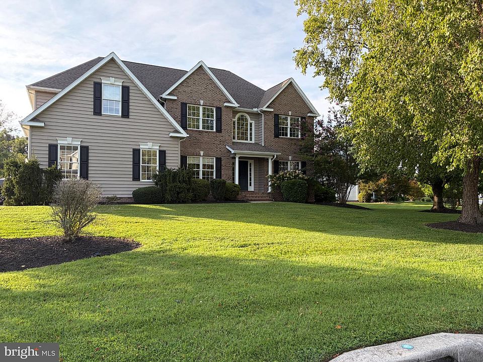 1st image of 202 Ridgewood Dr