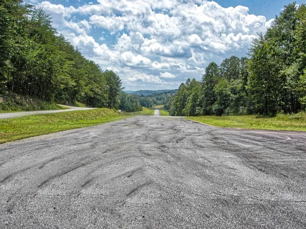 526 Red Bush School Rd, Blue Ridge, GA 30513