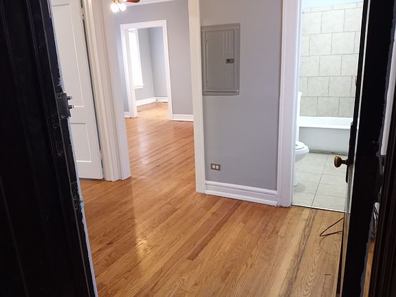 4th image of 3000 N Cicero Ave #204