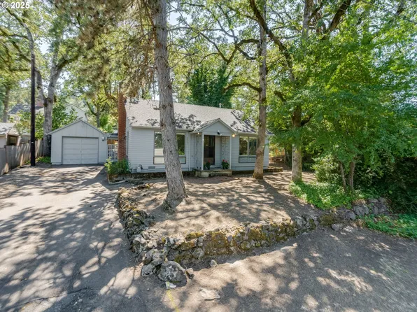 1416 Laurel St, Lake Oswego, OR 97034