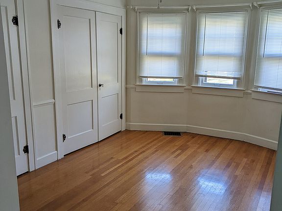 3rd image of 5385 N Guilford Ave