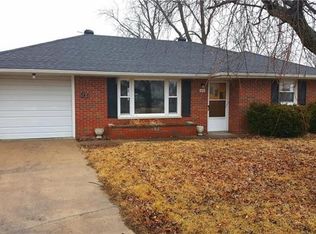 425 E North St, Alhambra, IL 62001