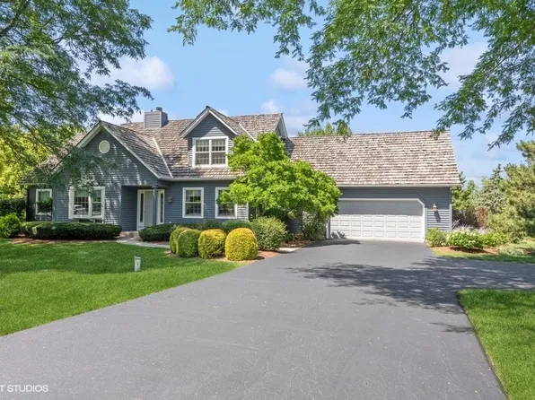 121 Glen Rd, Hawthorn Woods, IL 60047