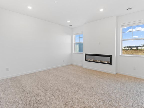 3rd image of 10523 Harbor Ln N