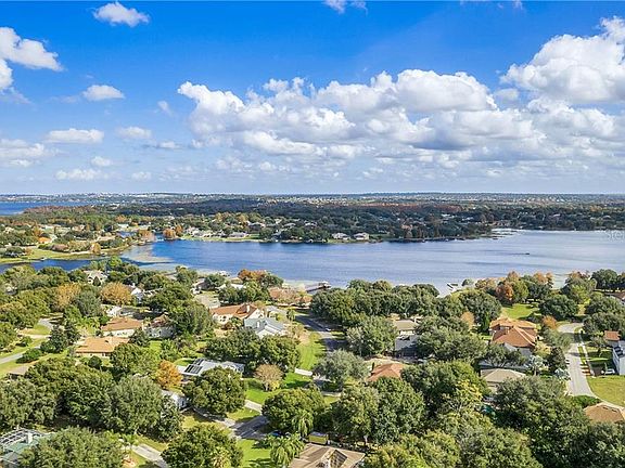 3rd image of 10543 Lake Hill Dr