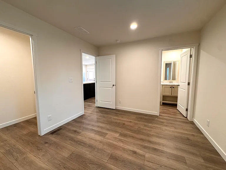 321 E Panorama Dr — Photo 7