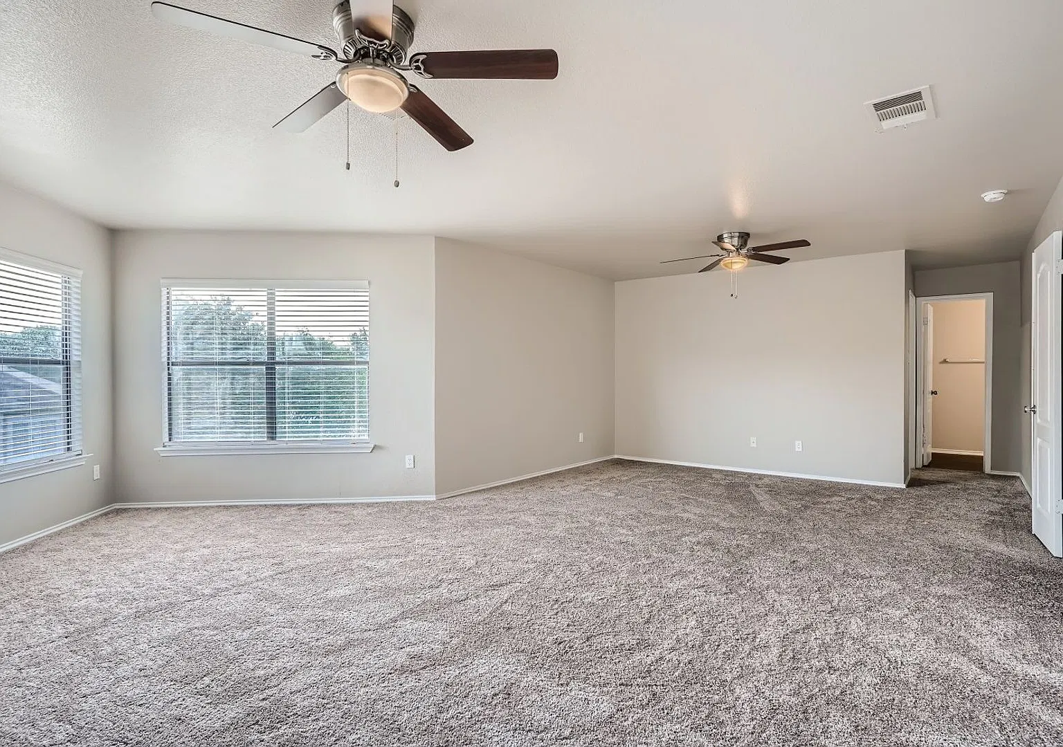 1211 Champion Dr Round Rock, TX 78664 — Photo 4
