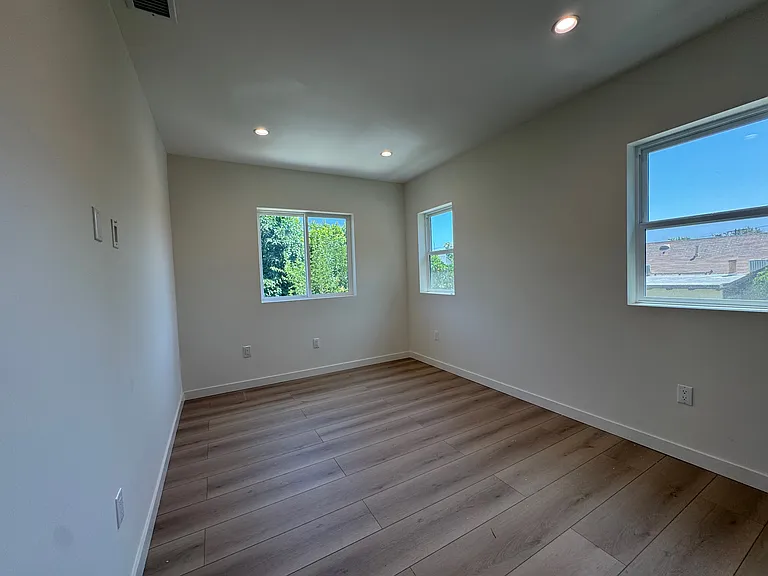18320 Ingomar St #2 — Photo 15