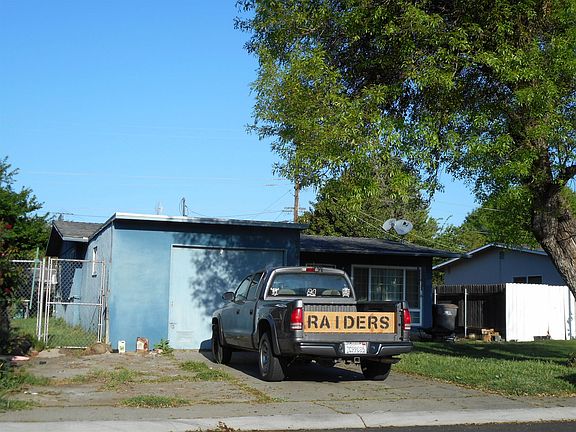 3rd image of 910 Reuter Dr