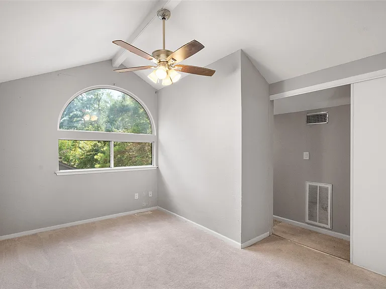54 Sawmill Grove Ln — Photo 16