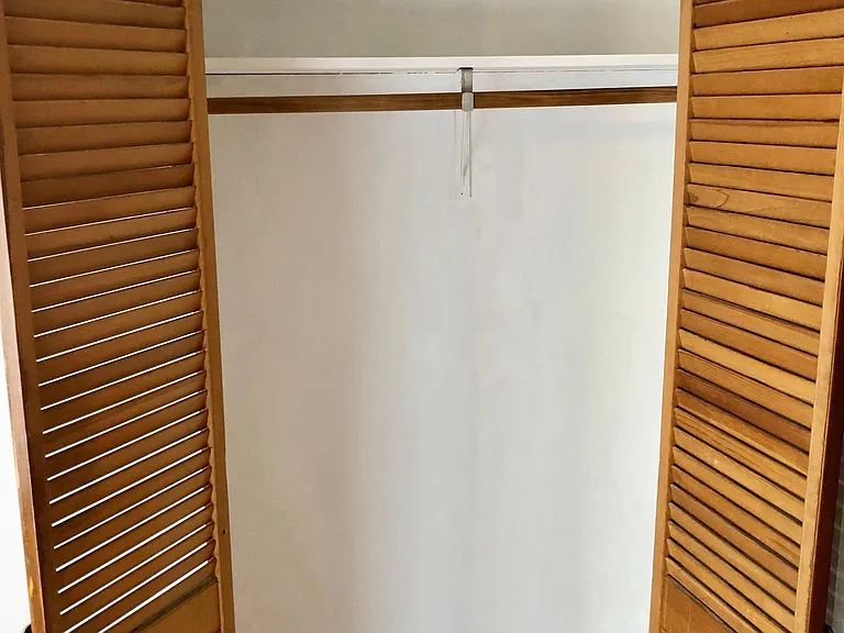 Rear — Photo 8