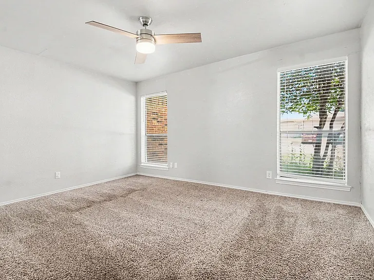 2201 Jackson Cir — Photo 17