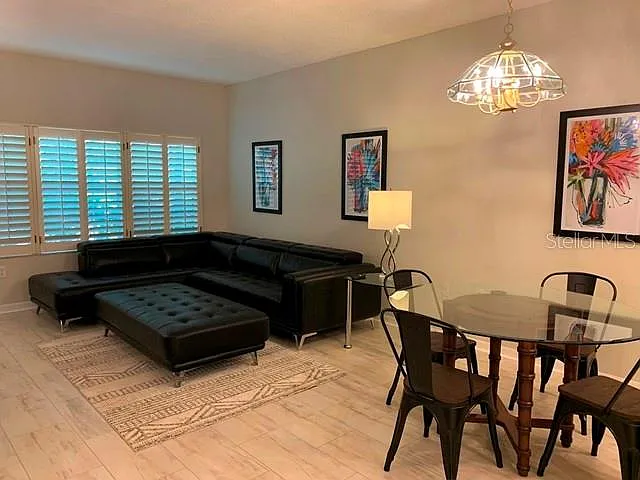 2 bed, 2.0 bath, 1119 sqft, $3,000 — Photo 3