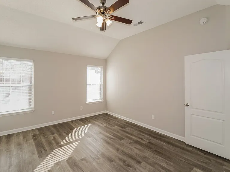 9137 Cinderhill Cv E — Photo 11