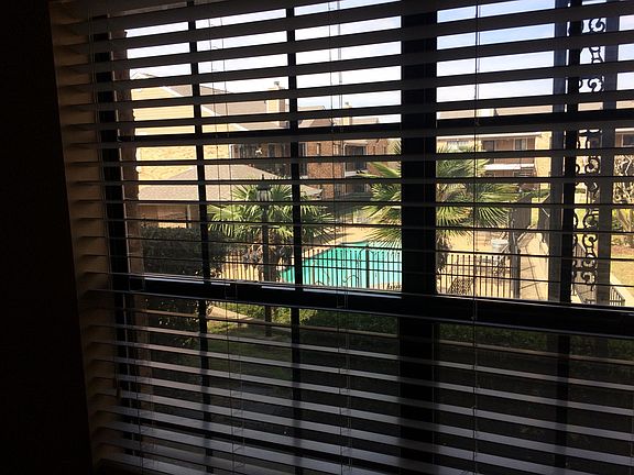 4th image of 400 W S Town Dr