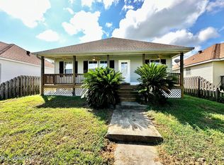 3059 Longfellow Dr, Bay Saint Louis, MS 39520