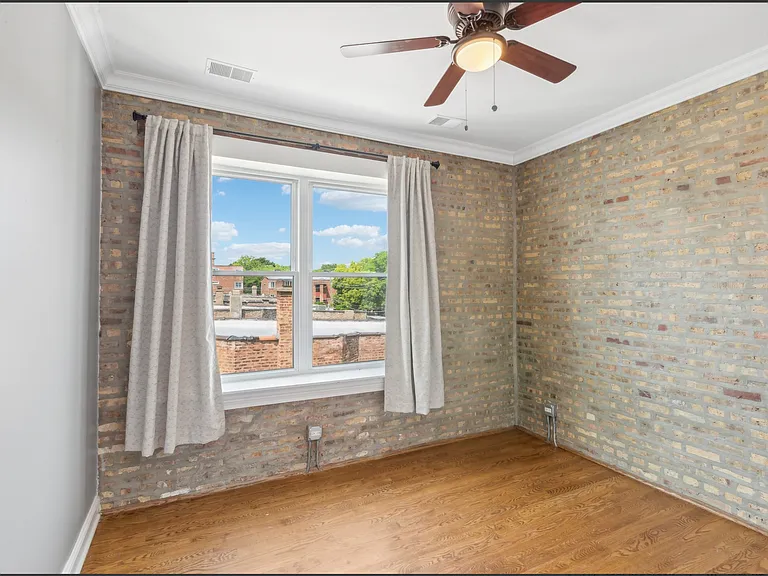 6146 N Ravenswood Ave — Photo 9