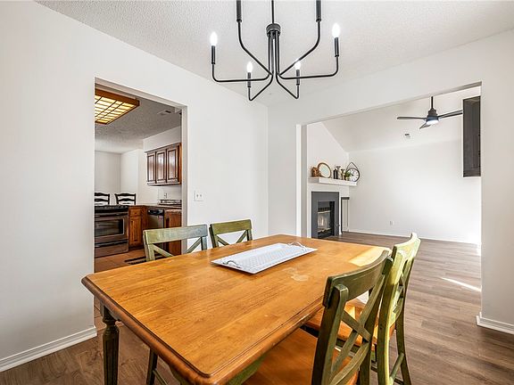3rd image of 1543 E Cardinal Dr