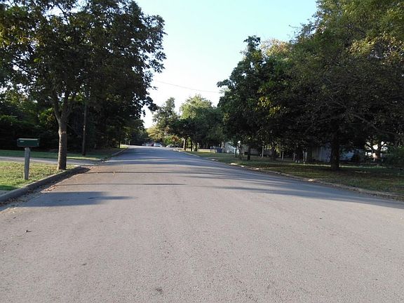 5th image of 105 S 3rd St