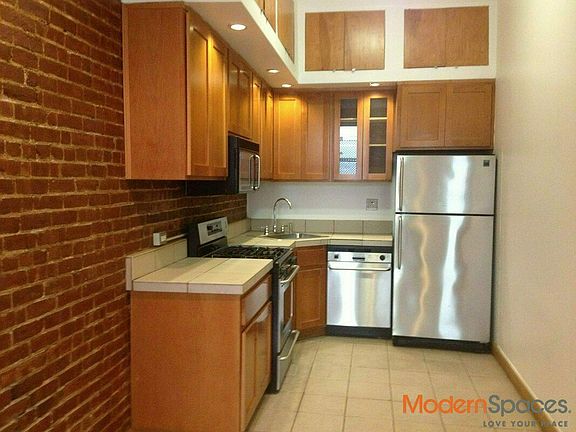 2nd image of 4730 Vernon Blvd APT 2R
