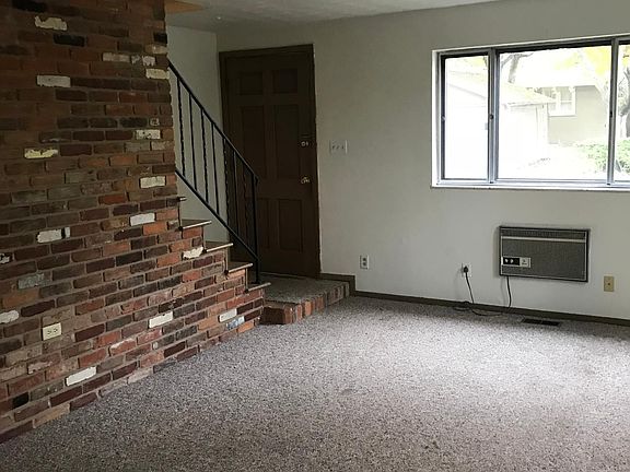 5th image of 2853 Lake Shore Pl