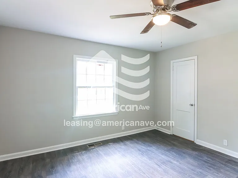 1659191_008_main_bedroom_9.jpg