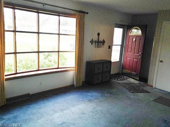 2nd image of 1733 Lancaster Dr