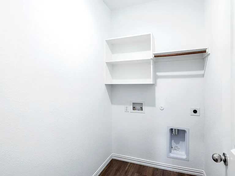 537 Robinson Way — Photo 17