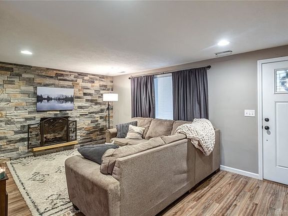 4th image of 2053 Brookridge Dr