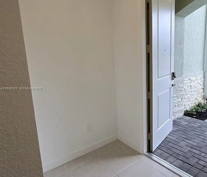 4329 Pond Lily Ln — Photo 6