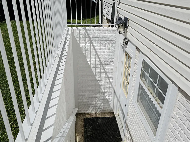 815 Aztec Dr #B — Photo 9