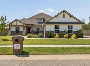 512 Cantebury Dr, Tuttle, OK 73089