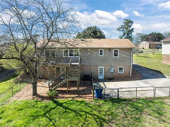 2nd image of 304 Eastway Ln