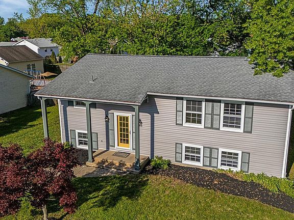 2nd image of 1021 Richfield Rd