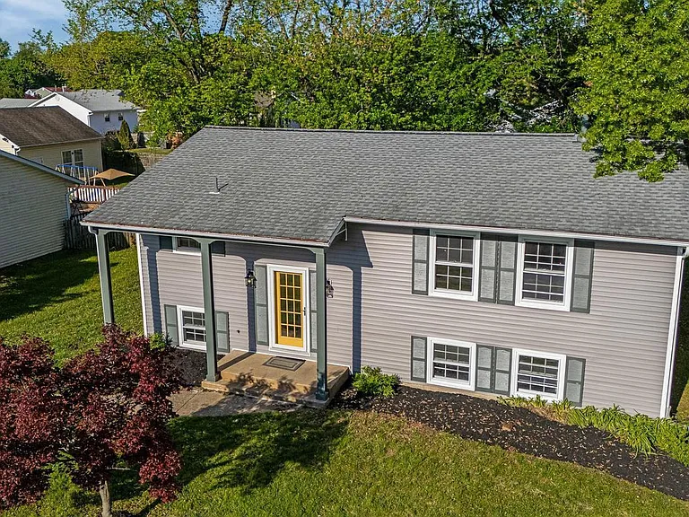 1021 Richfield Rd — Photo 2