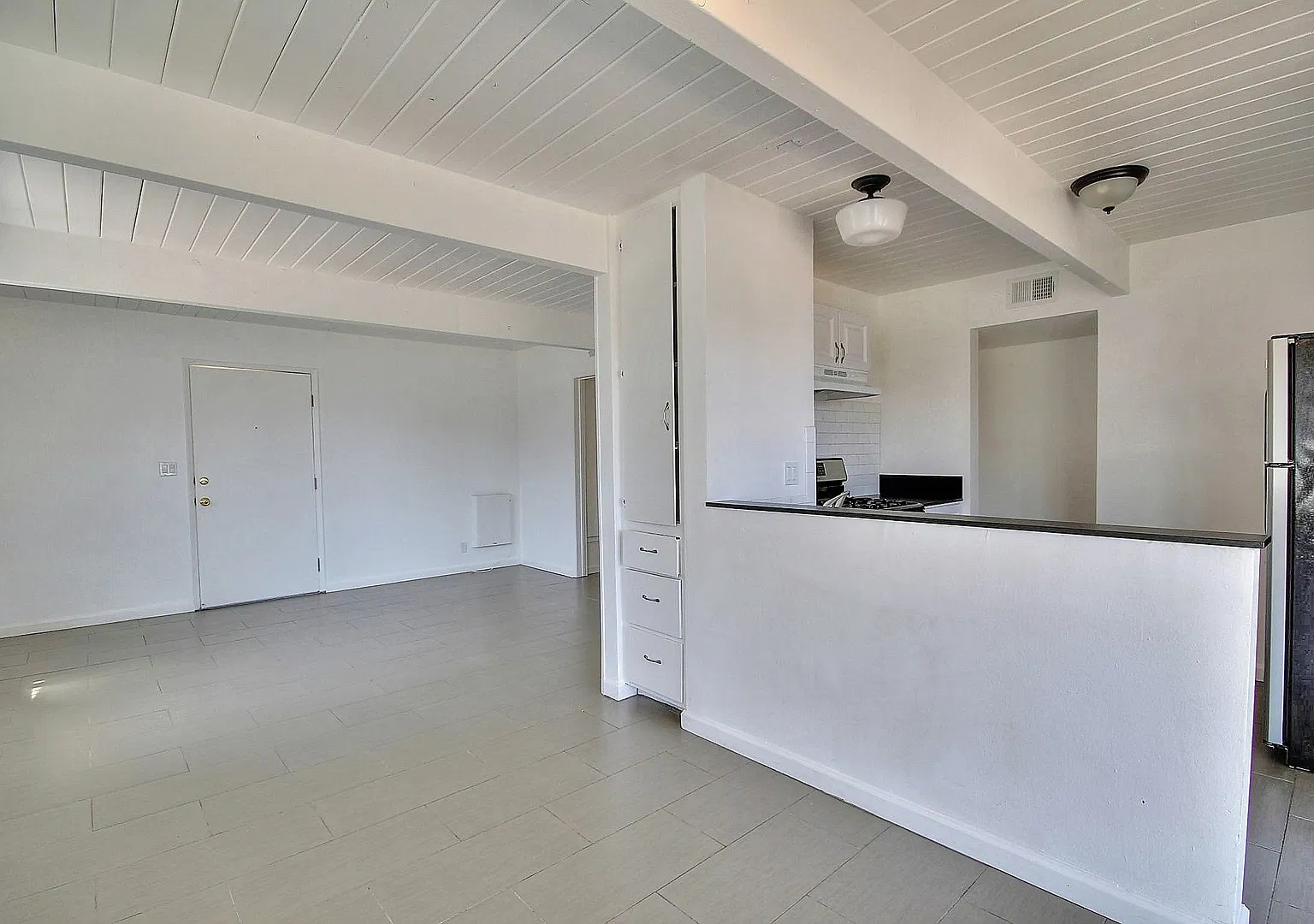 1020 El Embarcadero — Photo 2