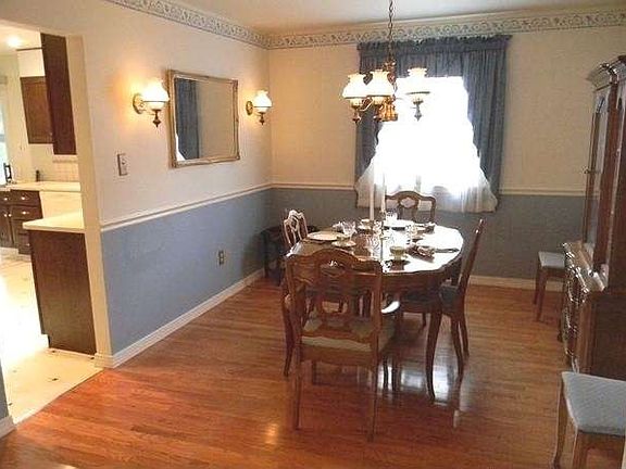 Hardwood floors in the DR