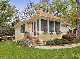 116 College St, Crystal Lake, IL 60014