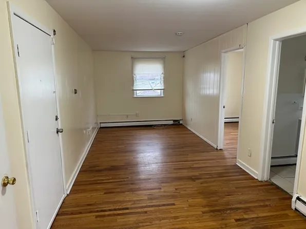 132 Risdon St APT 3, Mount Holly, NJ 08060