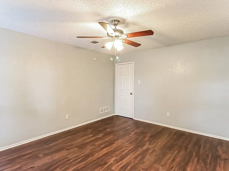 2821 Lana Cir — Photo 9