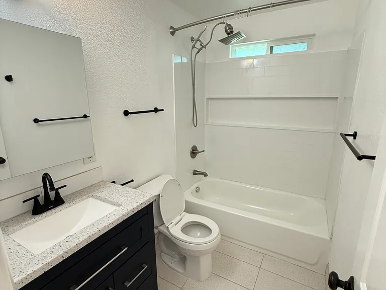2592 Yarmouth Ave — Photo 17