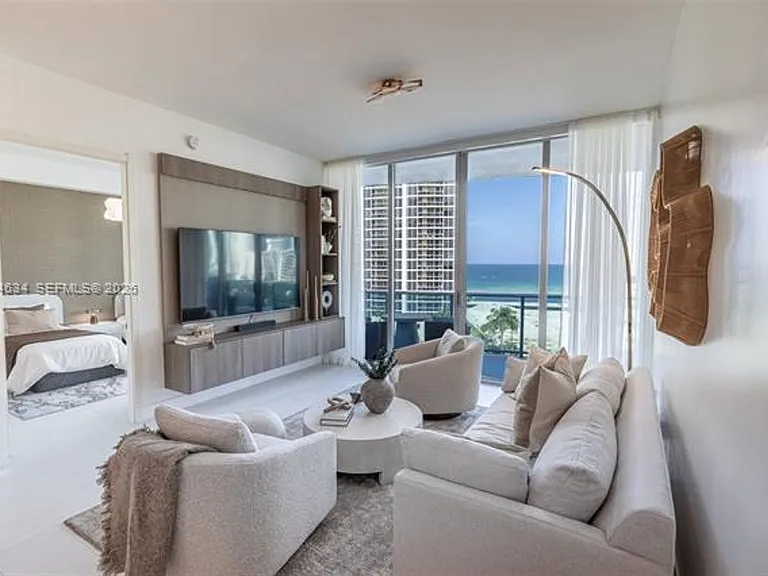 17550 Collins Ave #CU-703 — Photo 6