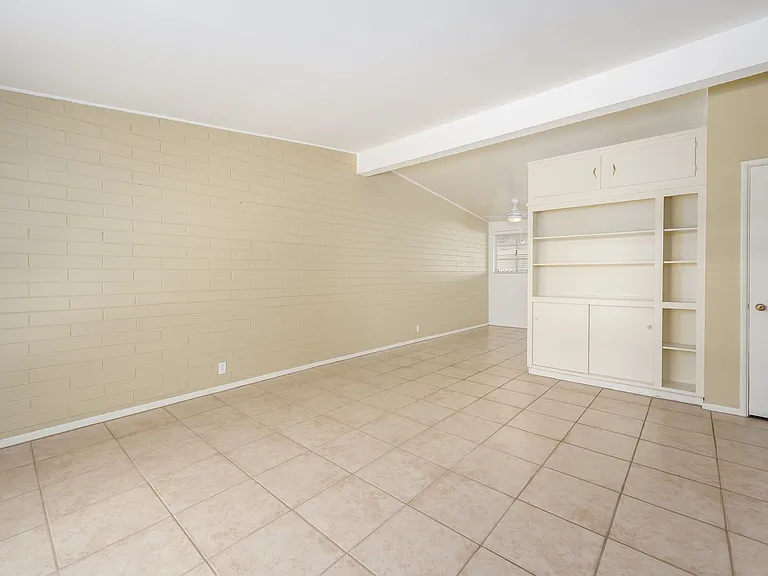 1807 E Colter St #1 — Photo 6