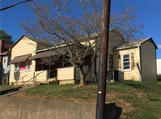 220 Collins Ave, Pennsboro, WV 26415