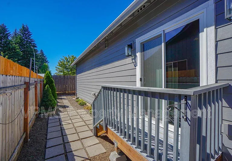 13801 NE 33rd Cir — Photo 33