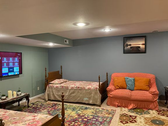 4th image of 5661 Pierce Ln