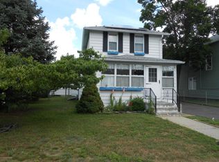 211 Cedar St, Lakehurst, NJ 08733